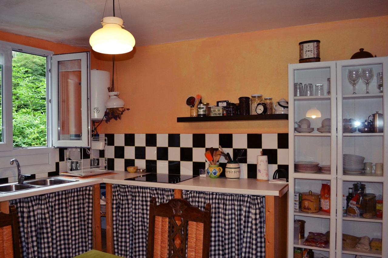 Etxaluze Bed & Breakfast *