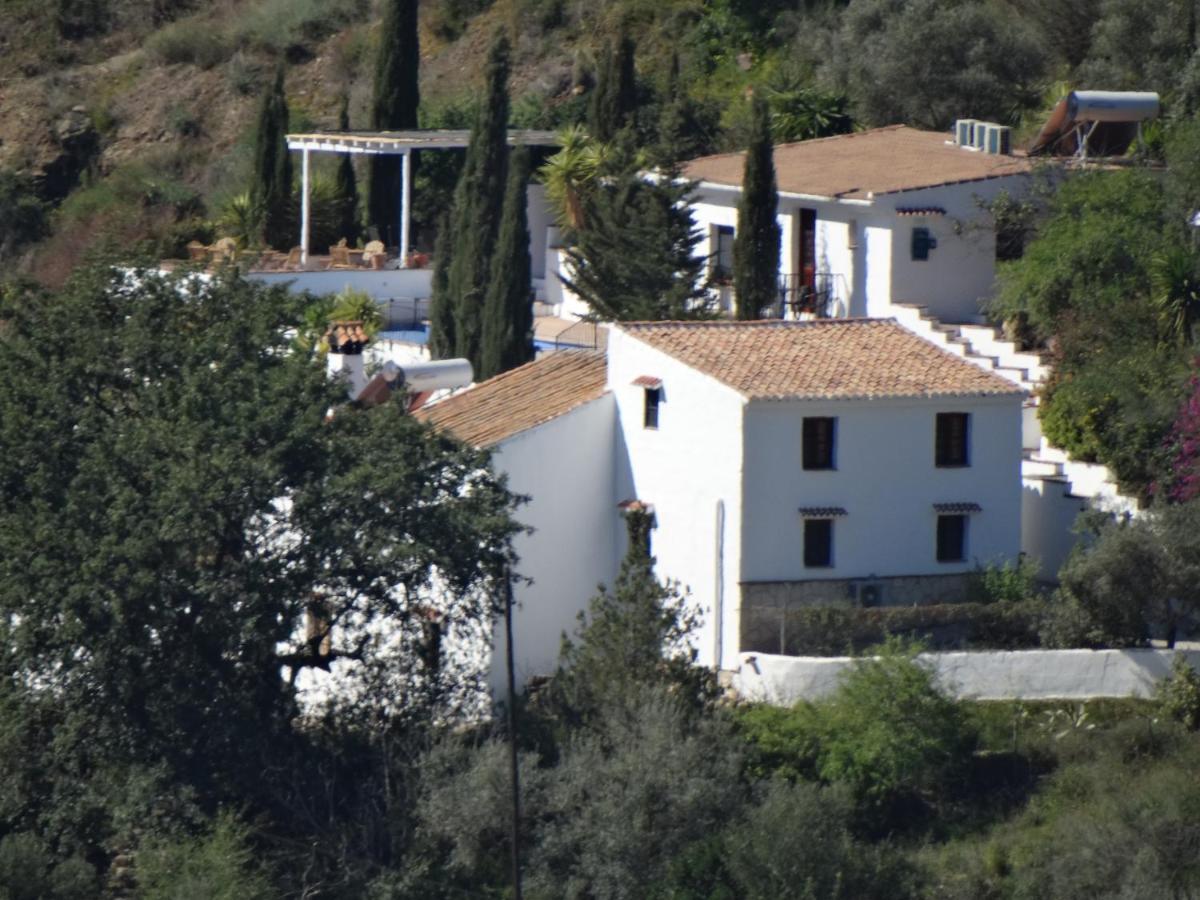 Cortijo Loma León Bed and breakfast