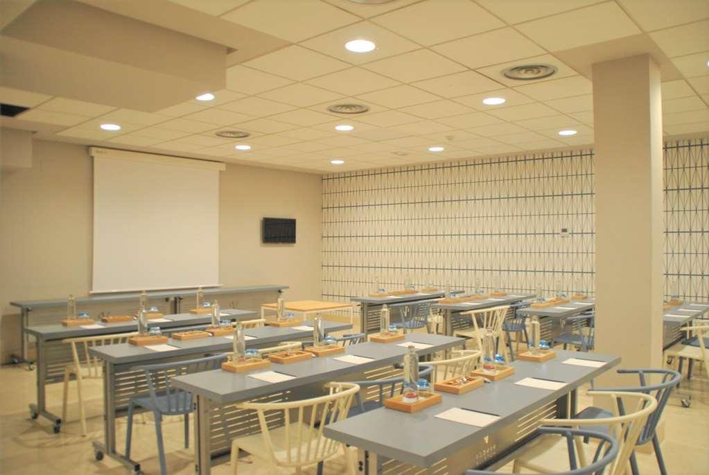 Vincci Lys Hotel 4*