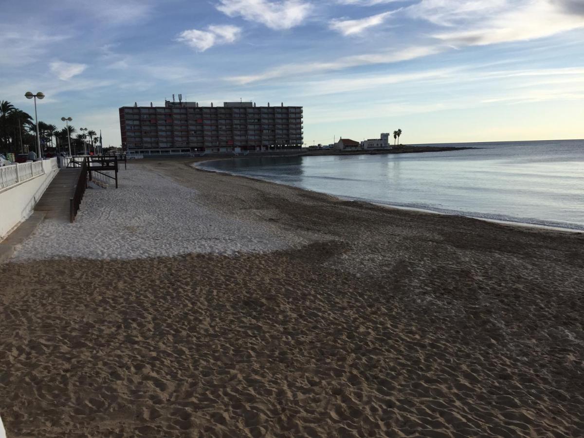 Gran Piso En La Playa Con Vistas Al Mar Apartamento *