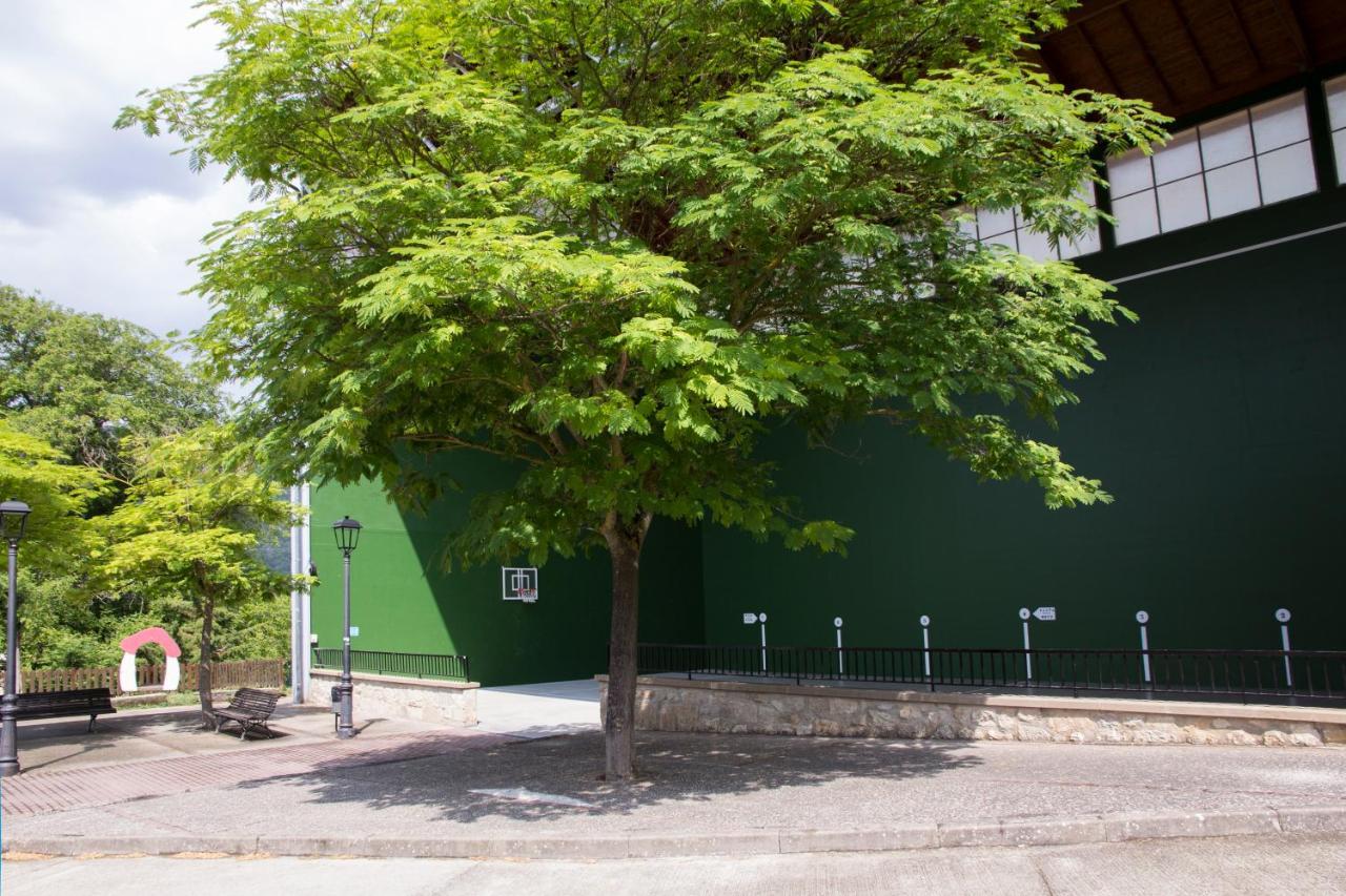 Casa Lizarrosta En Nacedero Del Urederra * Baquedano