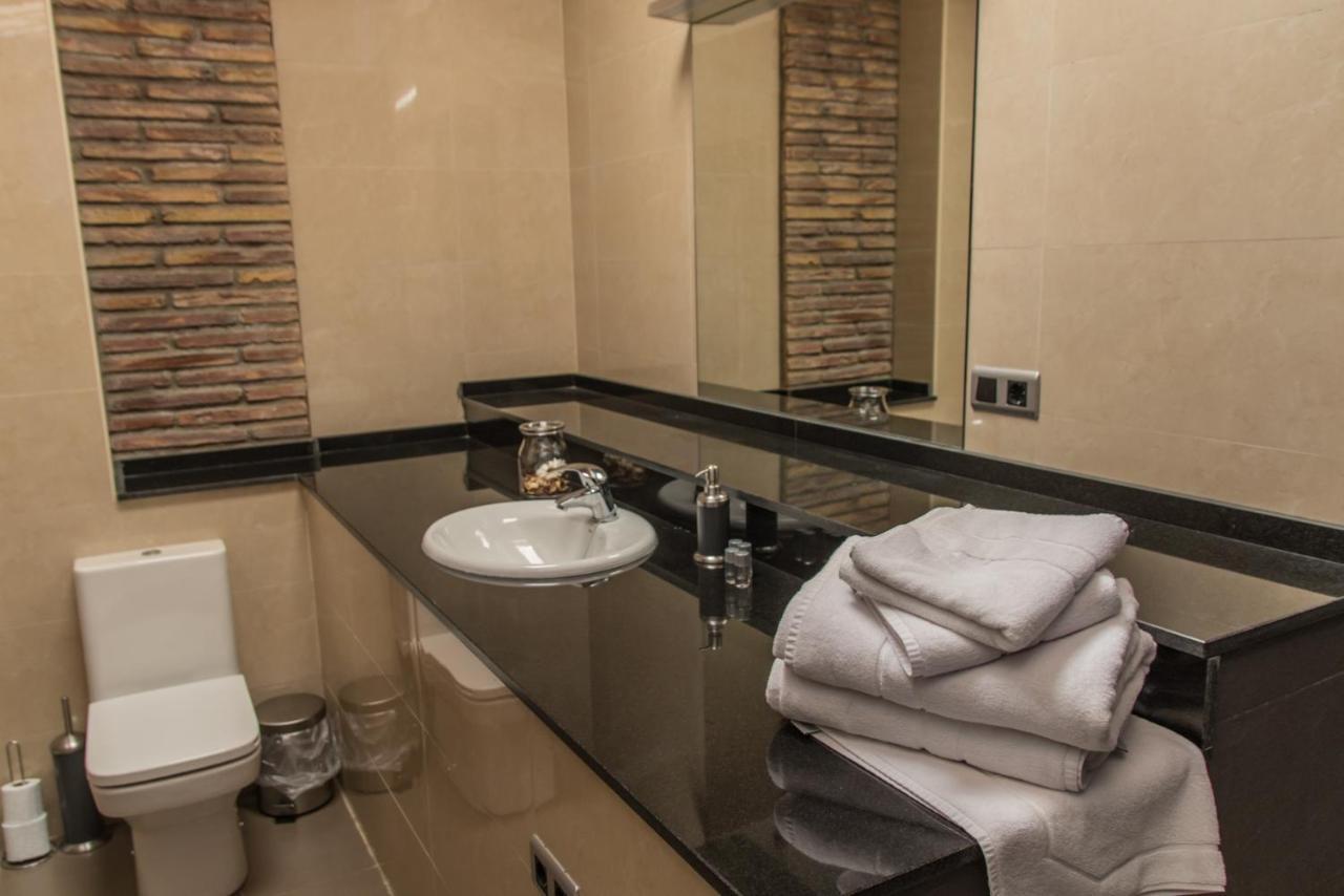 Plaza Apartamentos * Binefar