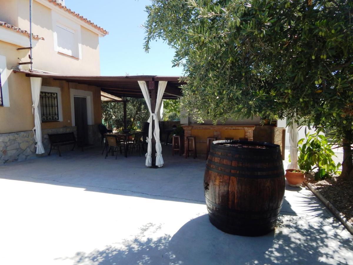 María - Pista De Padel Y Piscina Casa rural Baena