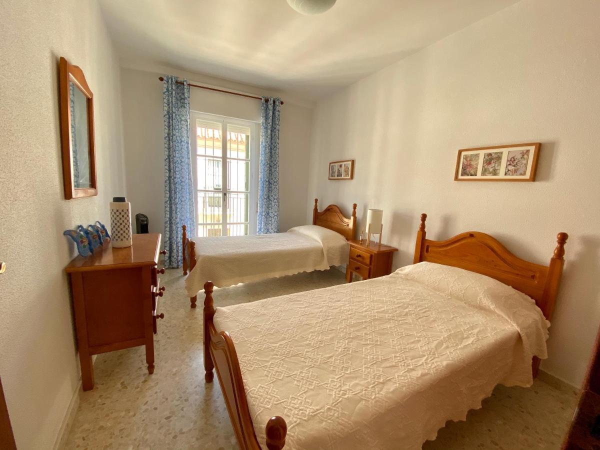 Chipiona/casa Adosada/centrico+playa/5plazas/garaje/ Holiday home