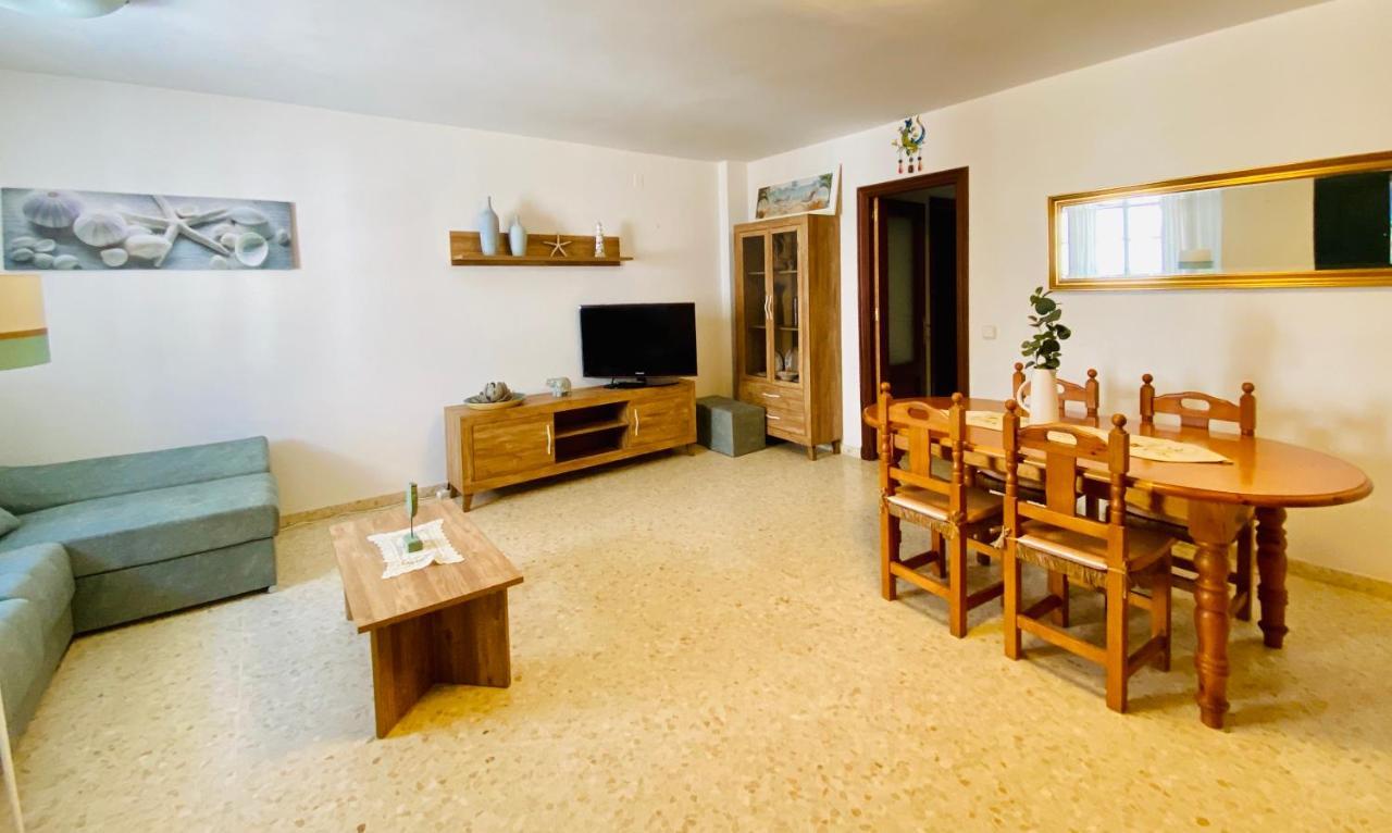 Chipiona/casa Adosada/centrico+playa/5plazas/garaje/ Holiday home *