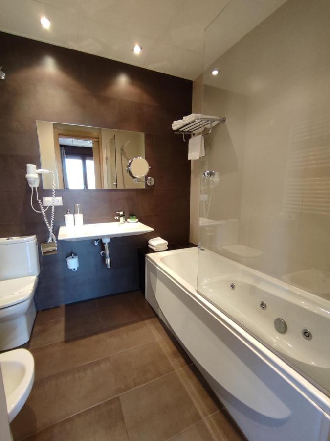 Hotel Puerta Del Arco 3*
