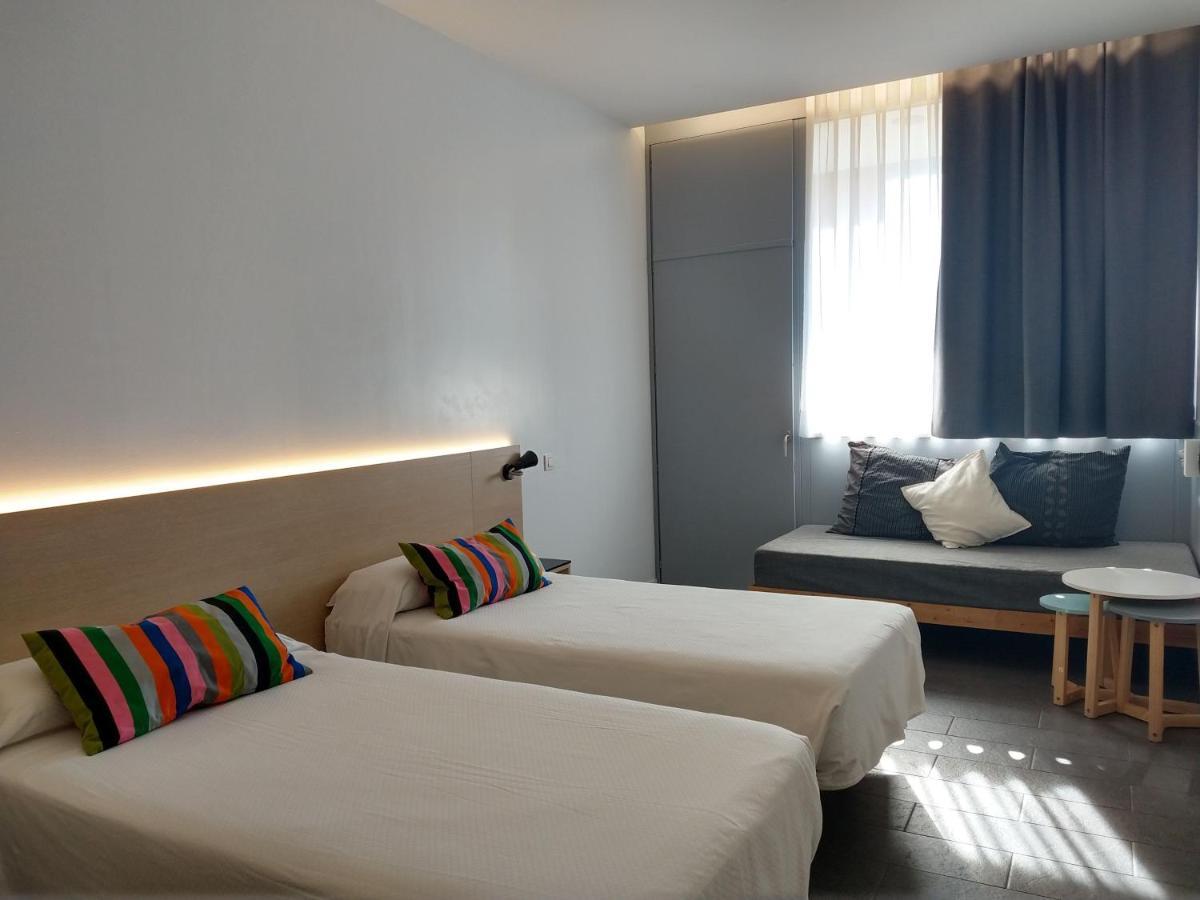 Hostal Centre Esplai *