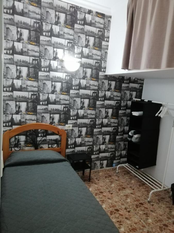 Pensión Alcaravaneras 2*