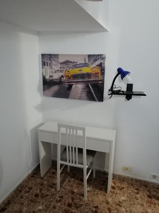 Alcaravaneras Pensión 2*