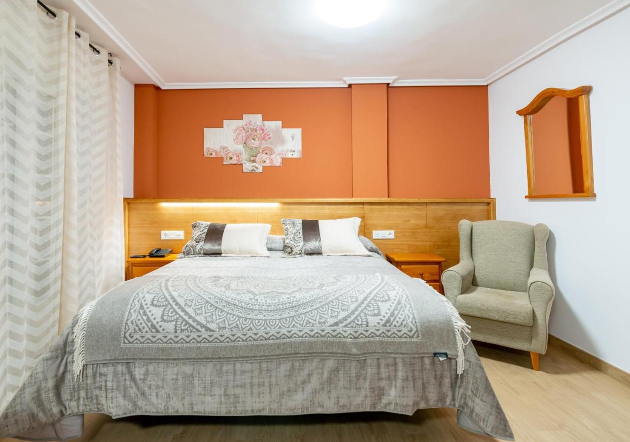 Hotel Tierra De La Reina