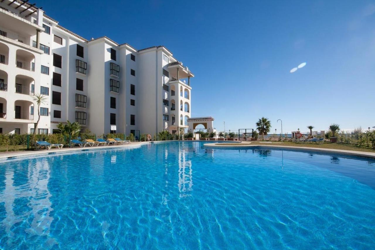 Apartment Stunning Views Await You In Marina De La Duquesa Castillo de Sabinillas