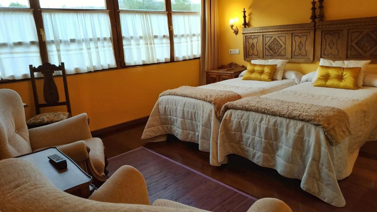 Casa Vieja Del Sastre Soto de Luina