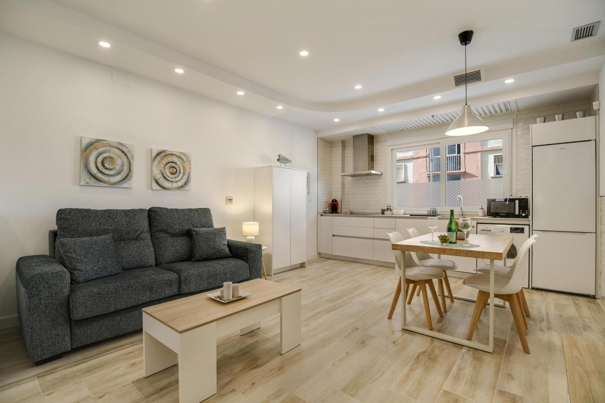 Apartment Naypa With Free Parking *