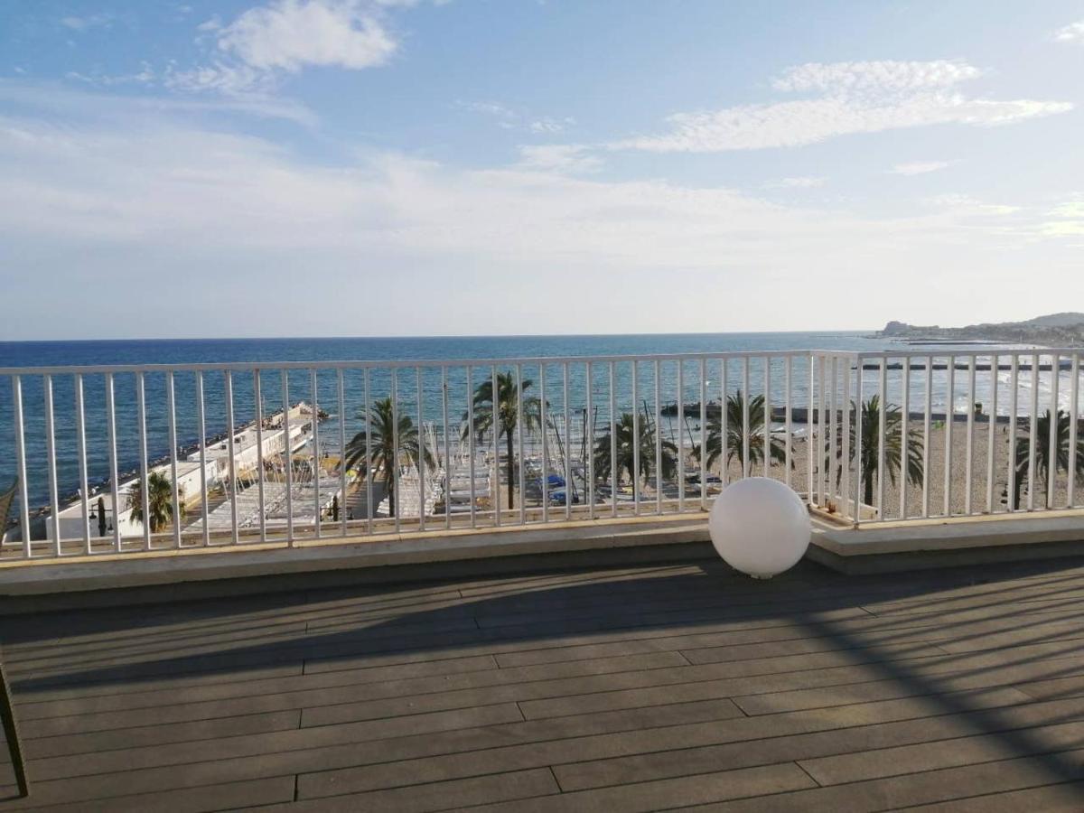 Atico Con Fantasticas Vistas Al Mar Y La Iglesia Apartment *
