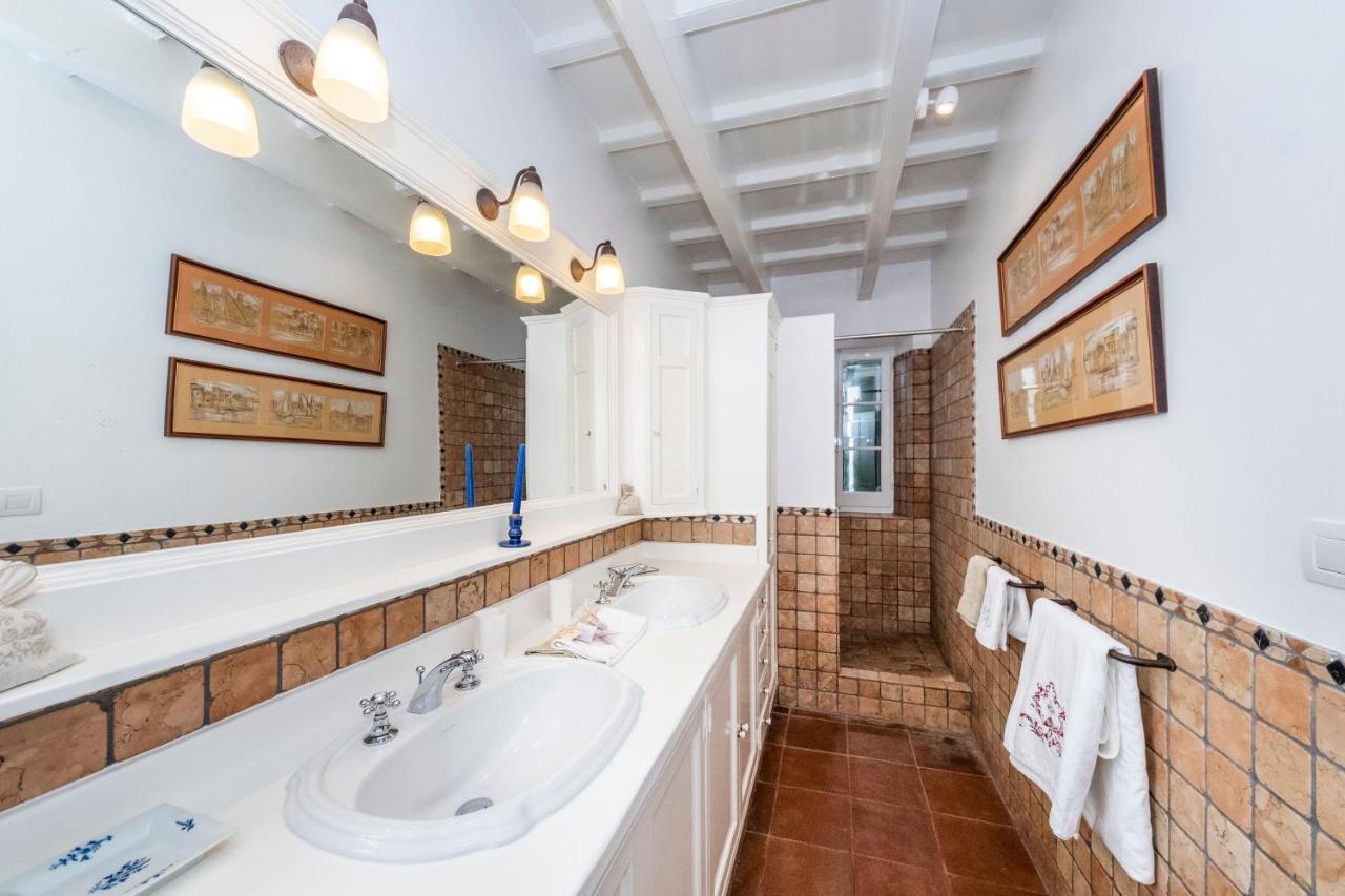 Magnificent Finca With Mini-golf, Padel Court, Hot Tub & 2 Pools *