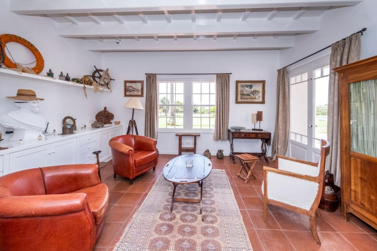 Villa Magnificent Finca With Mini-golf, Padel Court, Hot Tub & 2 Pools