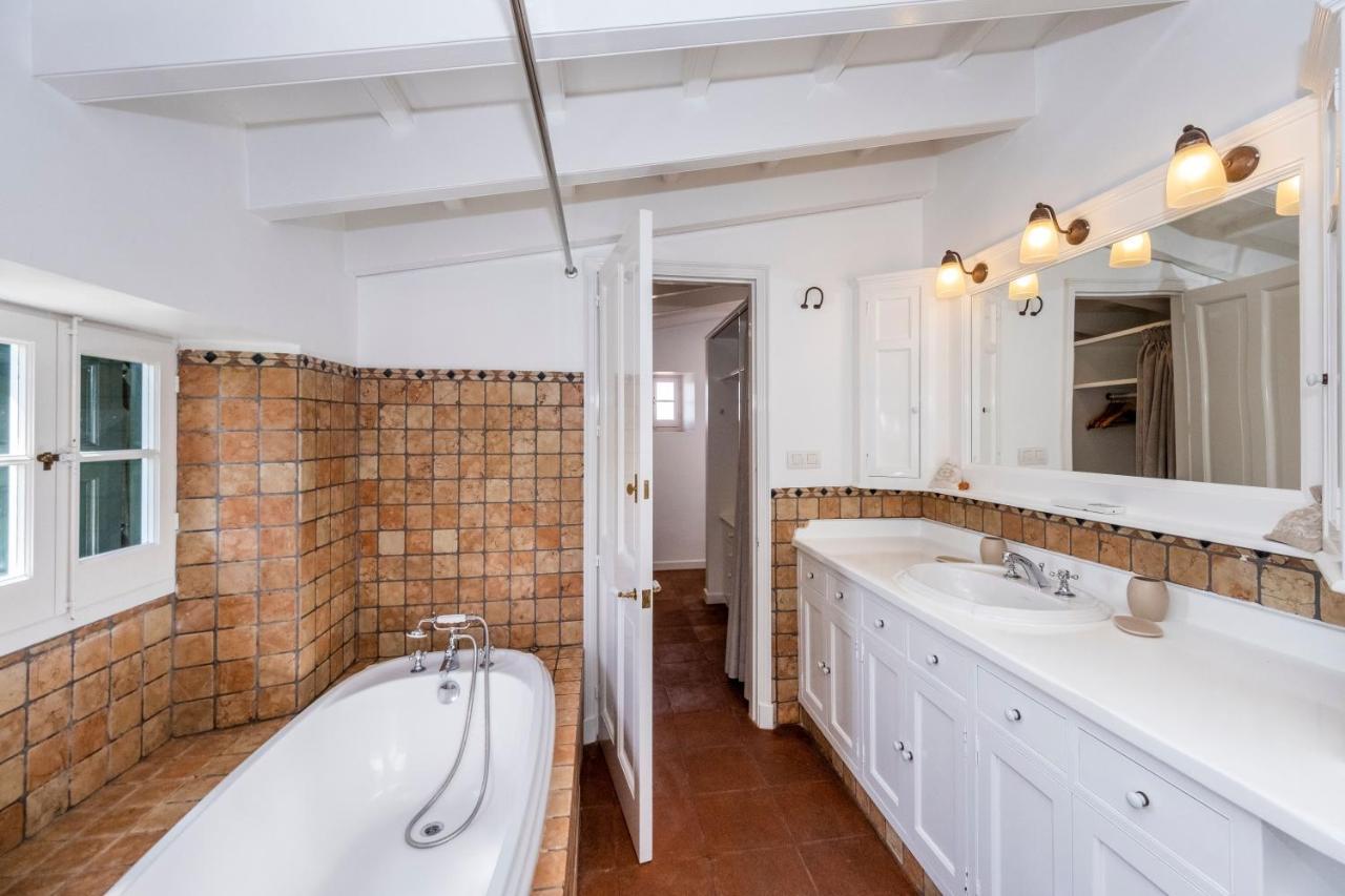 Villa Magnificent Finca With Mini-golf, Padel Court, Hot Tub & 2 Pools *