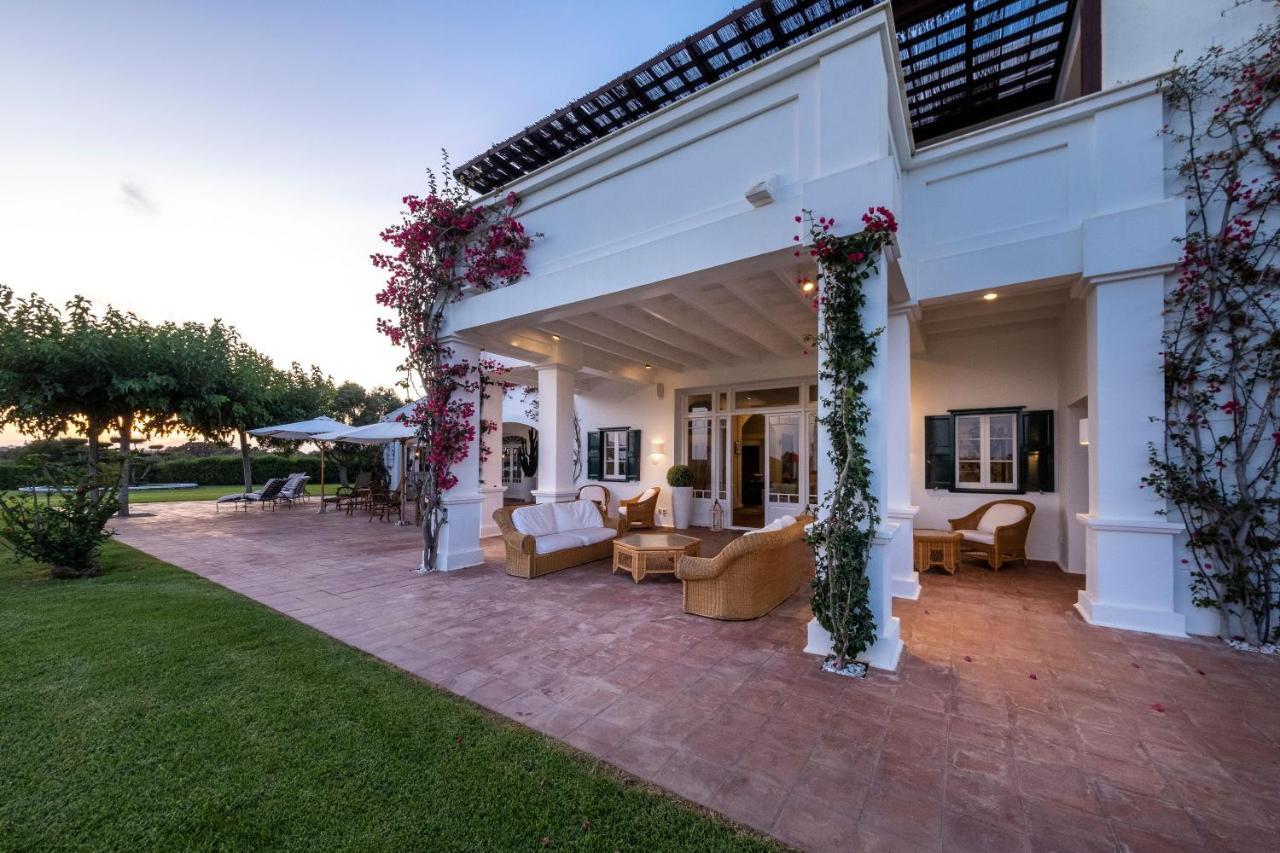 Villa Magnificent Finca With Mini-golf, Padel Court, Hot Tub & 2 Pools