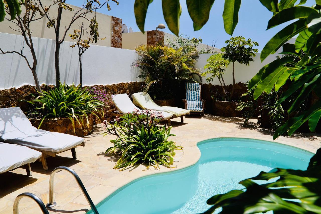 Club Villa *