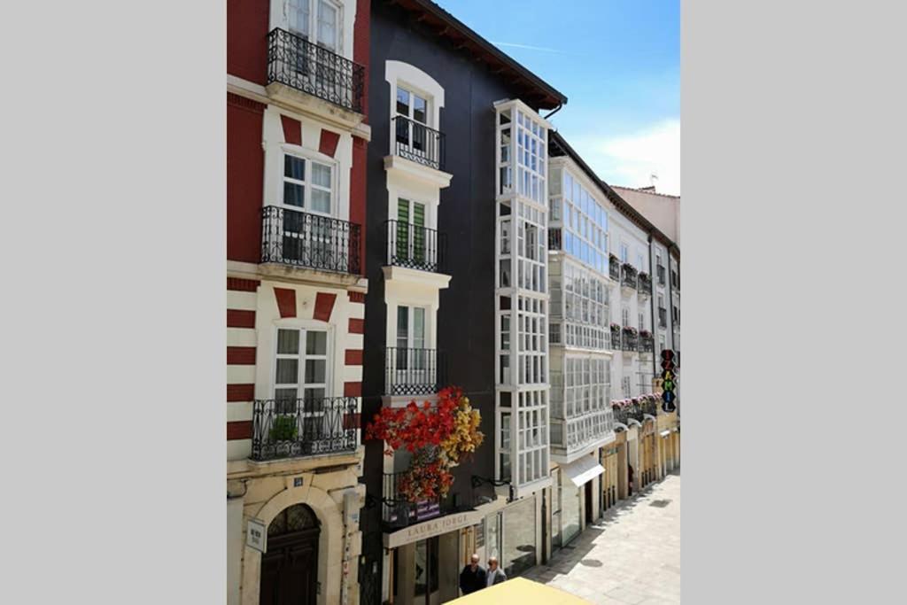 Apartamento La Joya Del 32. Centro De Burgos. Wifi *