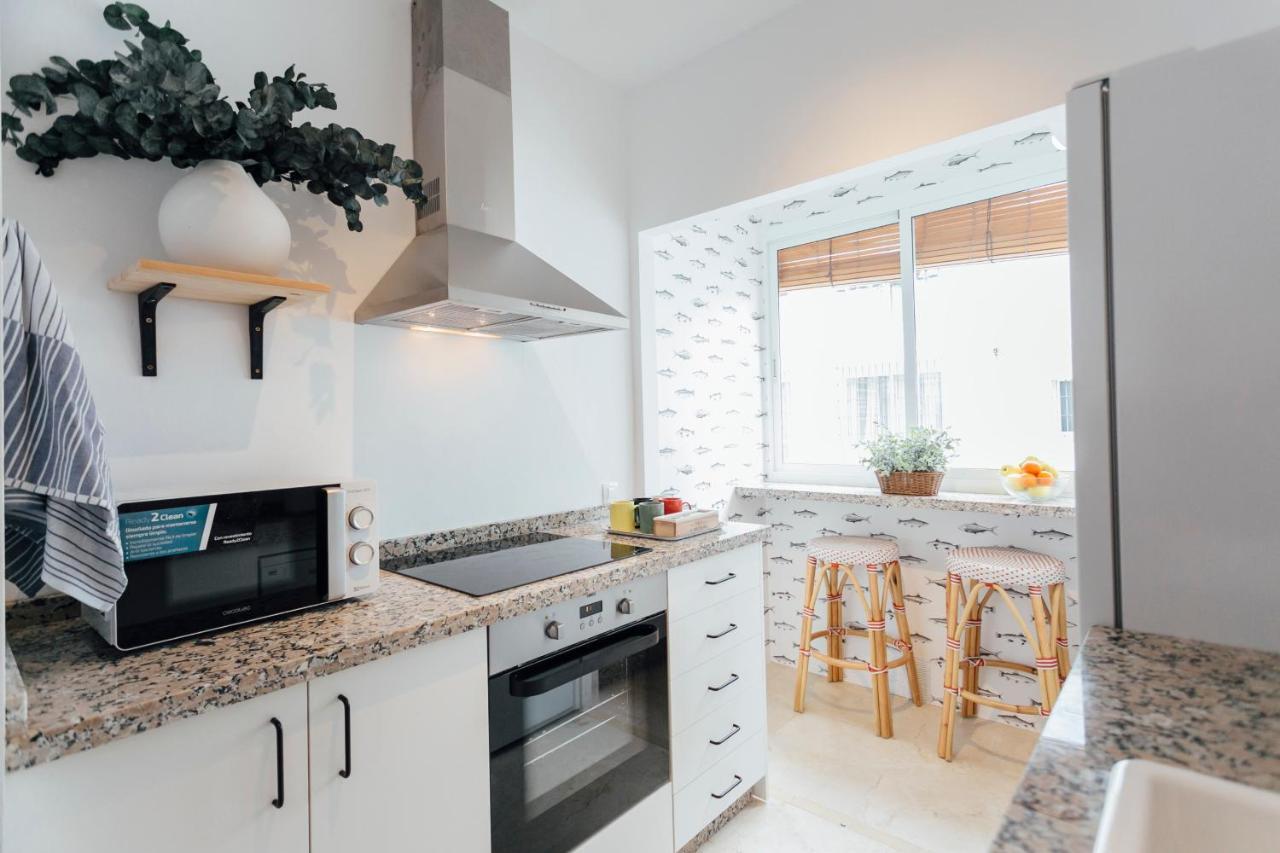 Reformed And Bright- 2bdr 1bth- Nervion Apartment *
