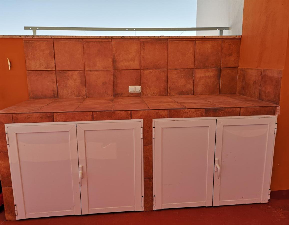 Apartment Spectacular Views. New With Free Parking
