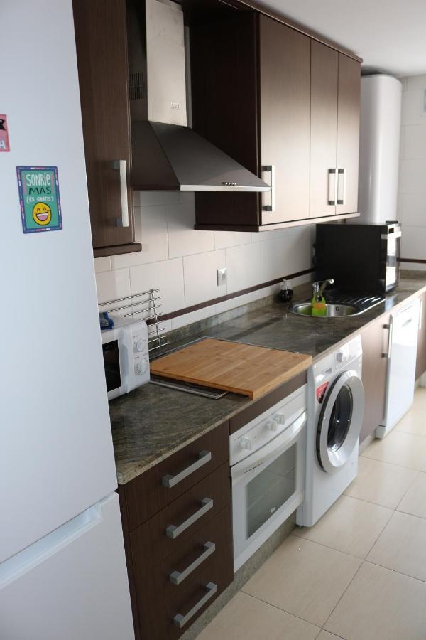 Apartment Spectacular Views. New With Free Parking *