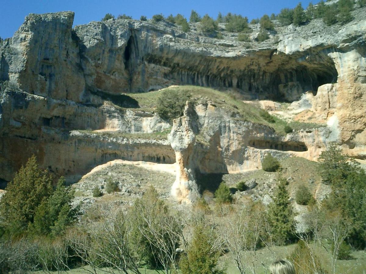Fuente Del Pino Canon De Rio Lobos *