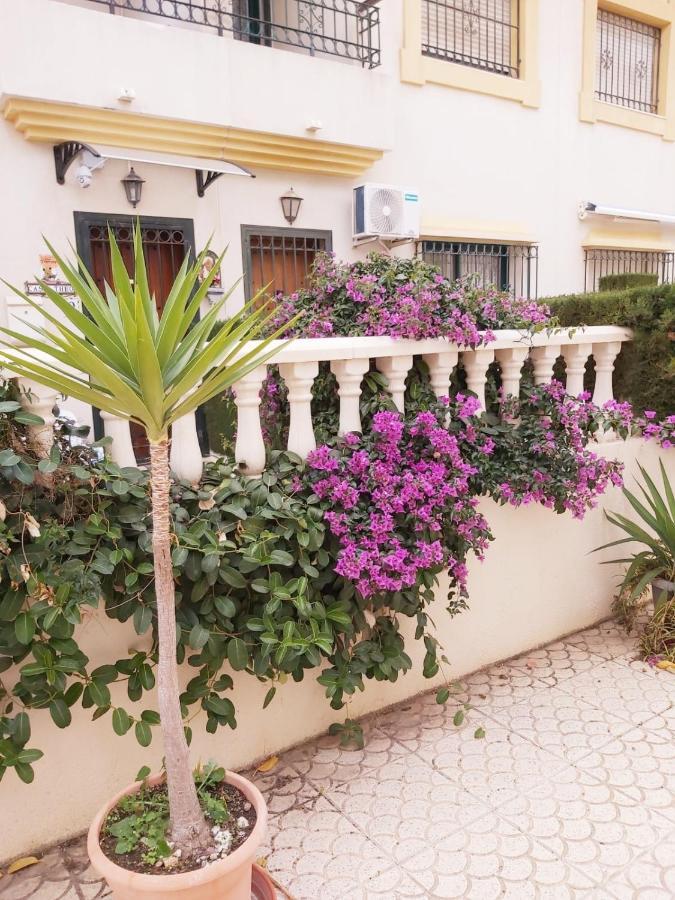 Rosi - 5-10 Minute Walk To La Zenia Beach, Bar, Cliff Walk, Shops, Paddys Point, Cabo Roig - Free Fast Fibre Optic Broadband - No Deposit Required *