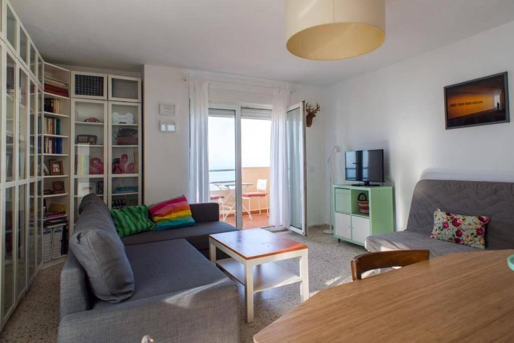 Apartment Gatu Bani Con Terraza Y Vista Frontal Al Mar, Preferente Mayores De 25 Anos Y Familias *