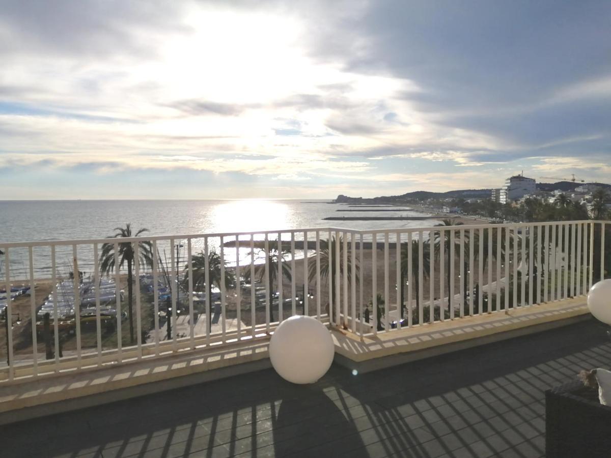 Atico Con Fantasticas Vistas Al Mar Y La Iglesia Apartment Sitges