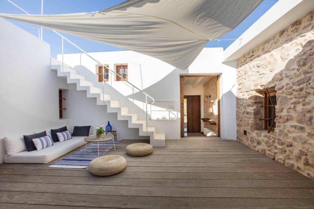 Toni Mateu Villa