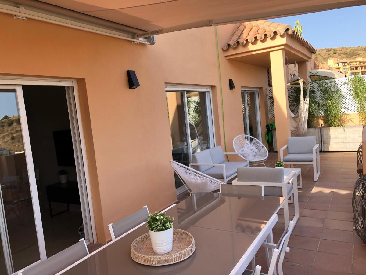 New: Luxurious Penthouse With Jacuzzi & Sea View