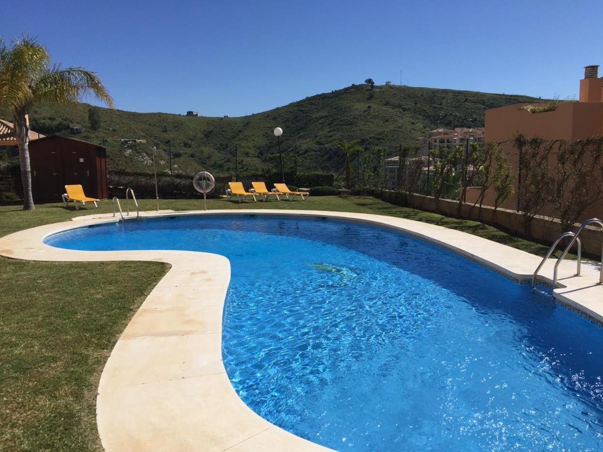 New: Luxurious Penthouse With Jacuzzi & Sea View Apartamento Mijas