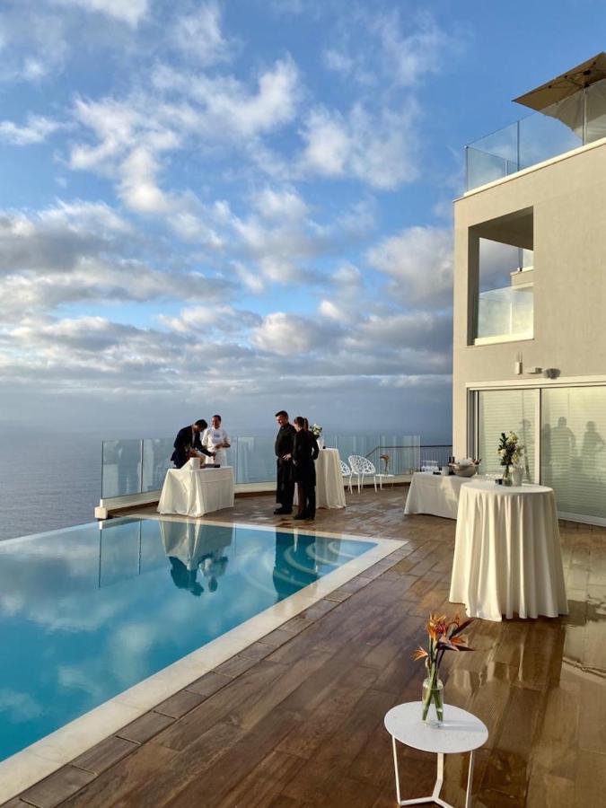 Crystal Ocean Villa *