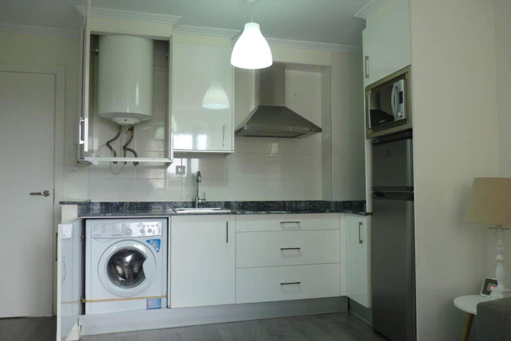 En Baiona, Sabaris A 2 Min De La Playa De Ladeira Apartamento