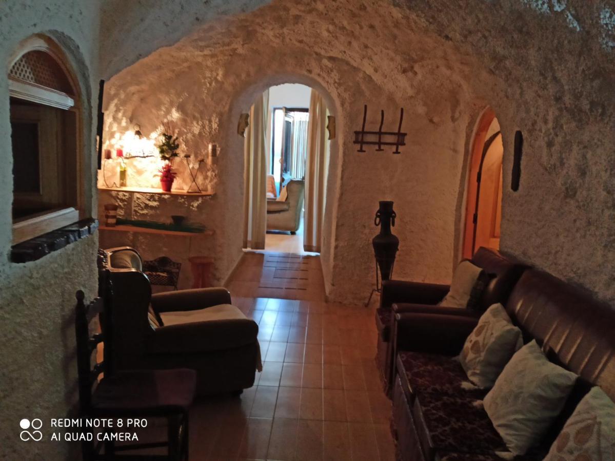 Casa Cueva La Fuente * Fontanar