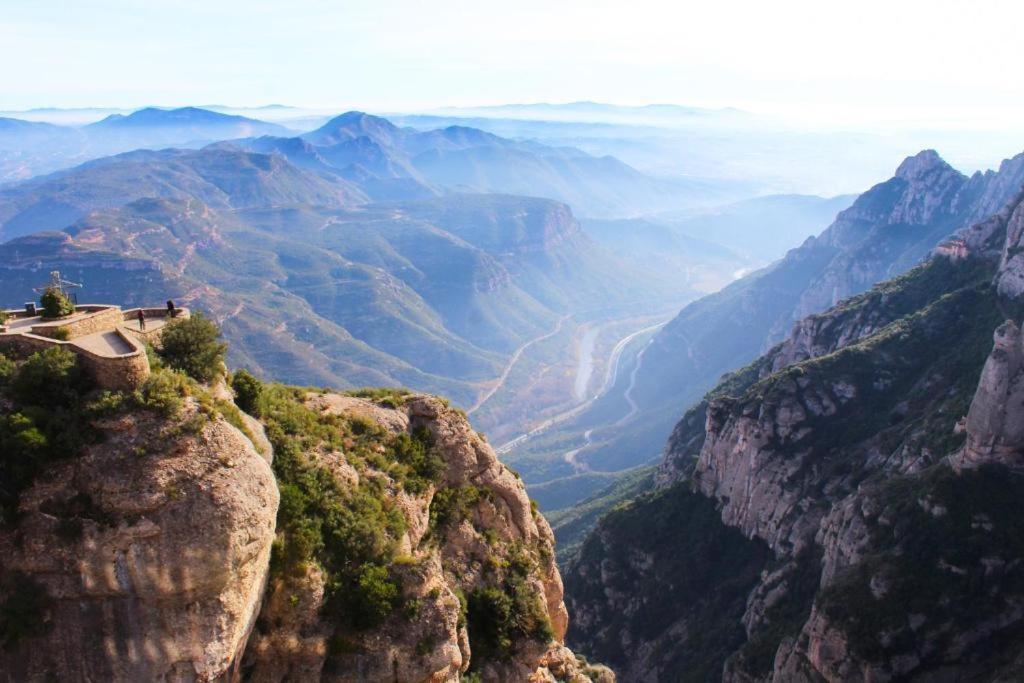 El Raco Al Riu De Montserrat *