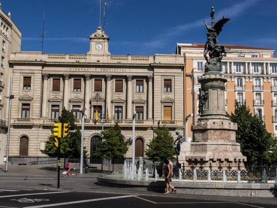 Check-in 24h Plaza Espana Amplio Centro Planta 4 *
