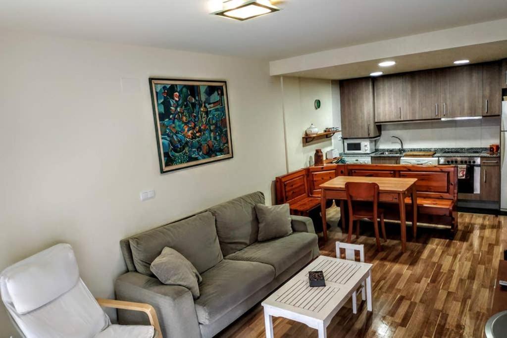 Bonito En Apartamento Aínsa