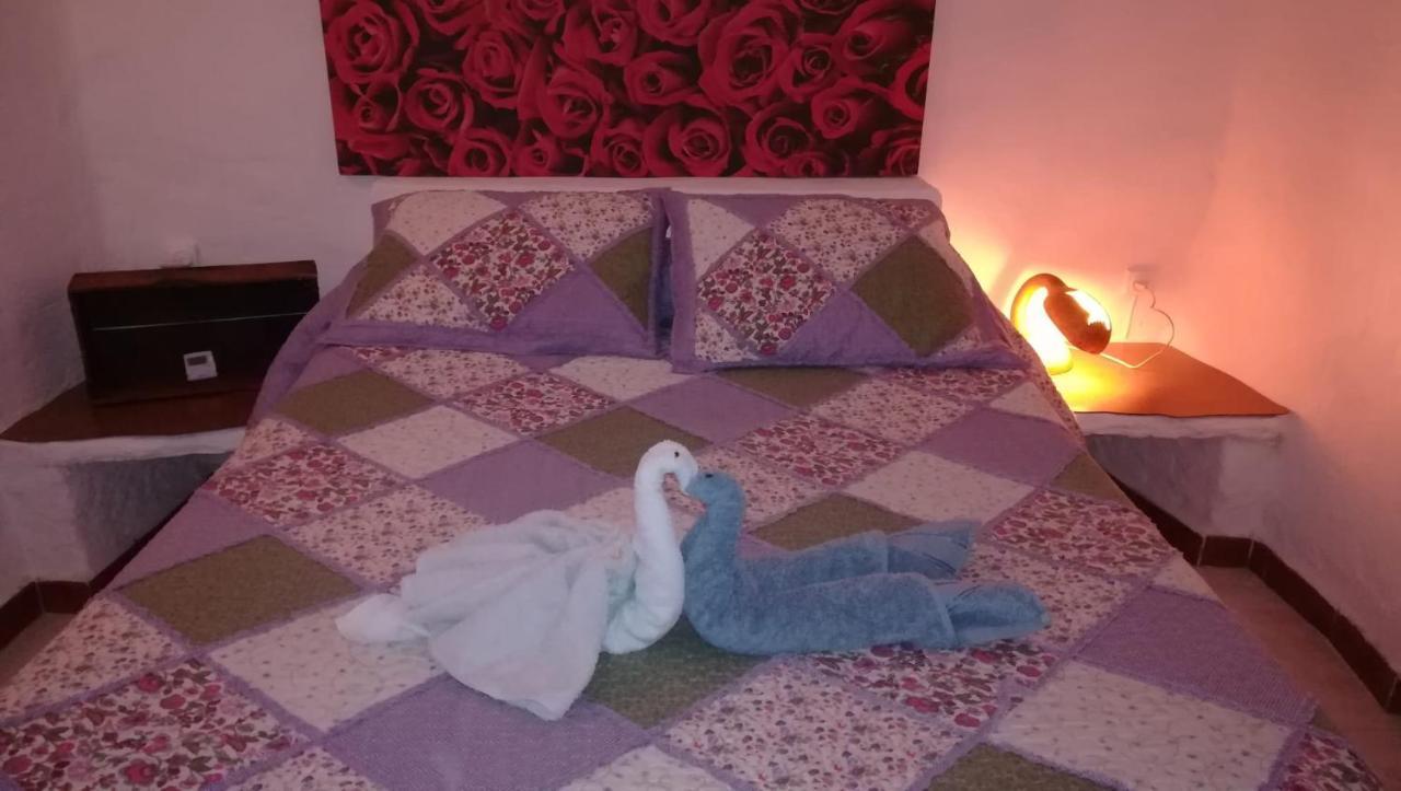 Casa Cueva El Algarrobo Camping Guadix