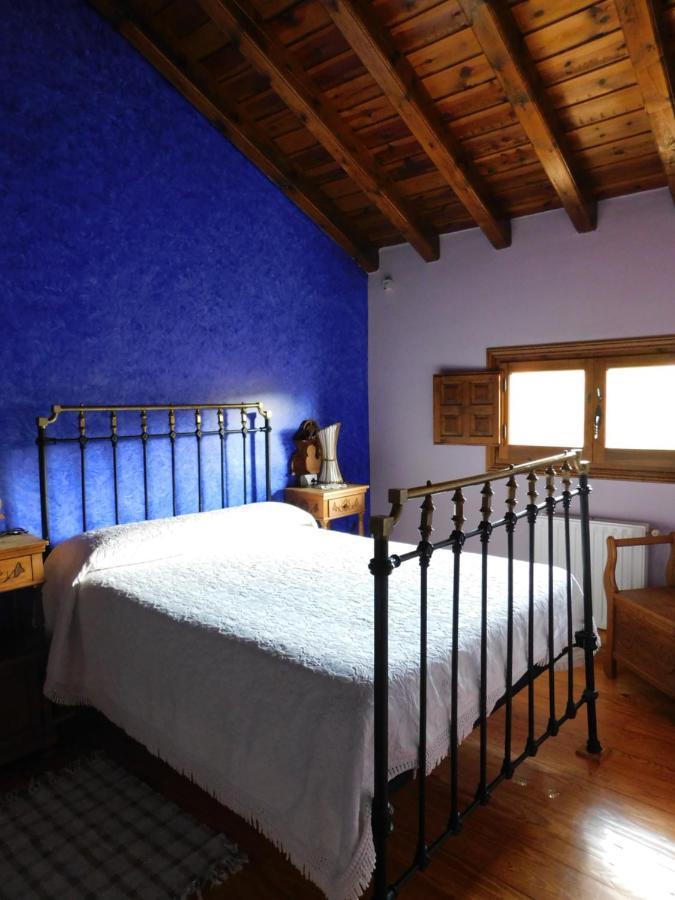 Hoyas I Y Ii Holiday home Tolbanos de Arriba