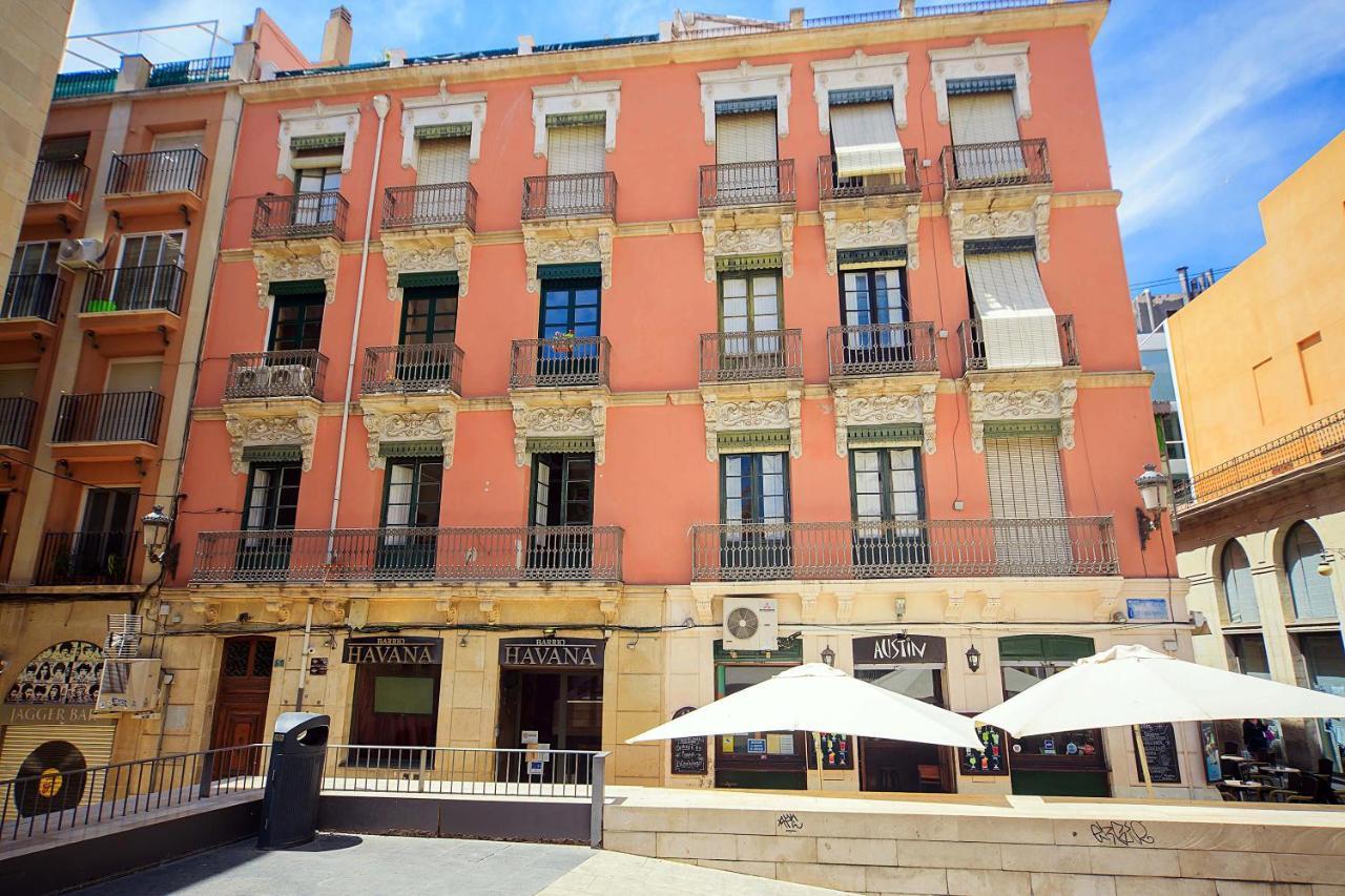En El Centro Historico De * Alicante