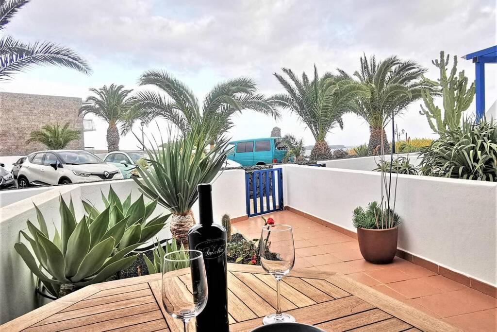 Papagayo Views *