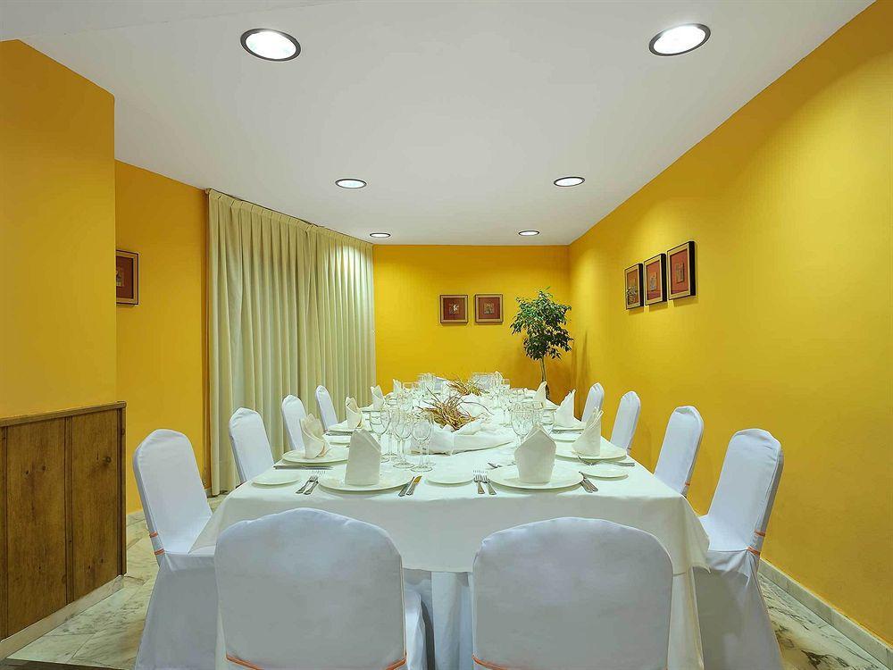 Exe Isla Cartuja Hotel