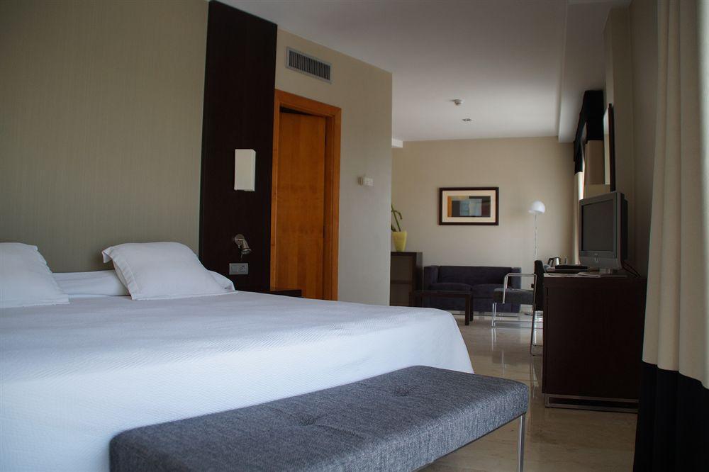 Hotel Nh Ciudad De 4*