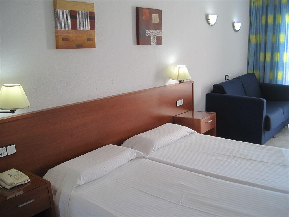 Hotel Caserio 4*