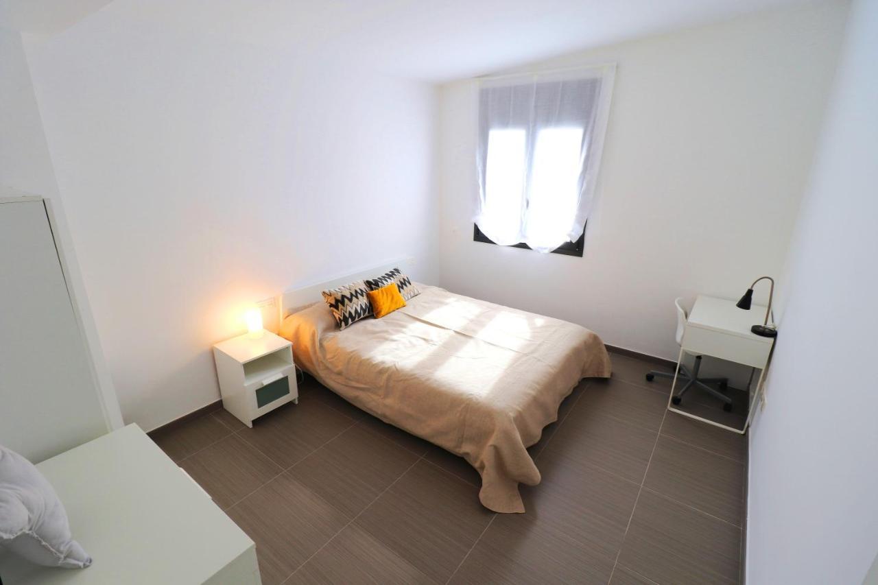 Moderna Con Piscina Individual *