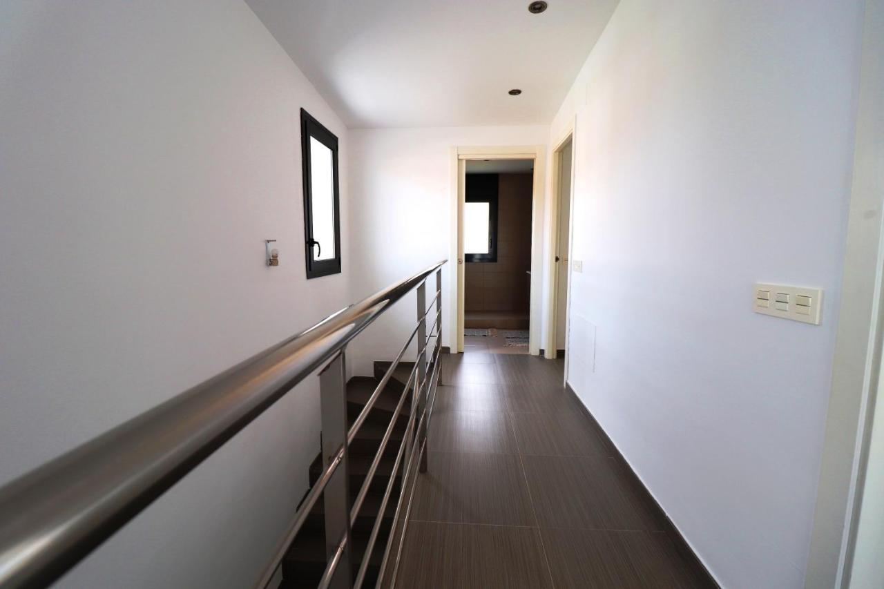 Moderna Con Piscina Individual Villa *