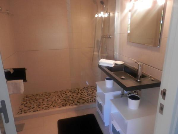 Moderna Con Piscina Individual